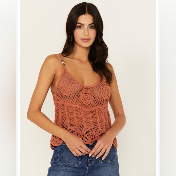 NWT MISS ME WOMEN'S CROCHET
SLEEVELESS TANK SIZES AVAILABLE: SMALL & LARGE - Picture 2 of 9